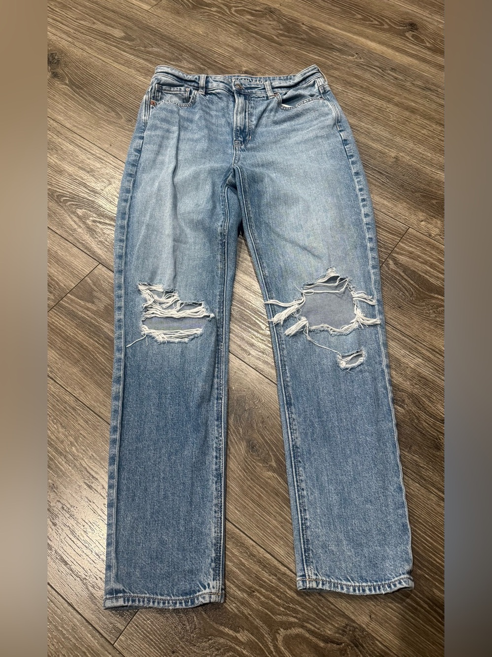 American Eagle Outfitters Light Blue Ripped Boyfriend Jeans